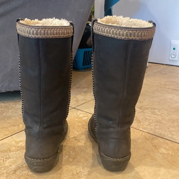 UGG Australia Boots With fur Size 8 - Picture 2 of 15